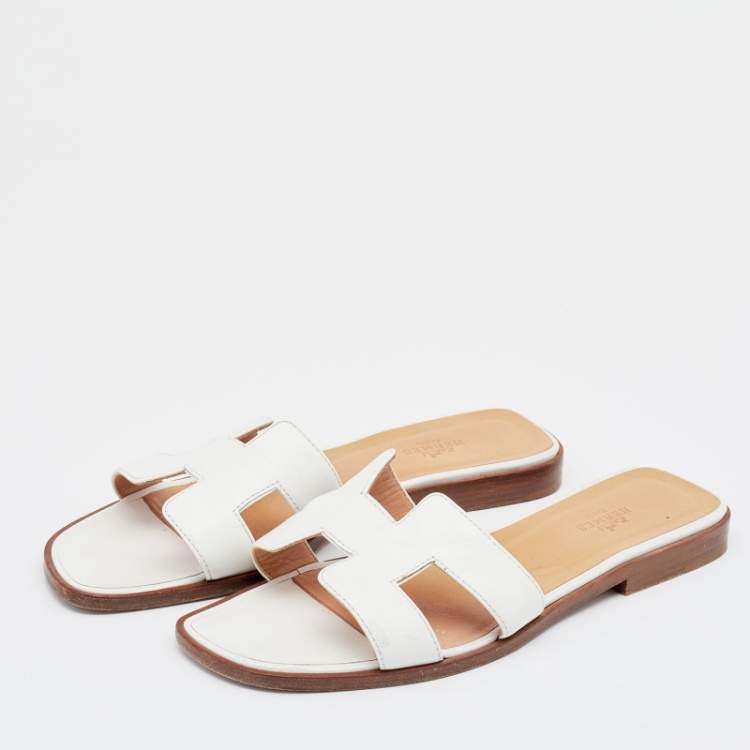 Pre Owned Hermes White Leather Oran Flats Size 38