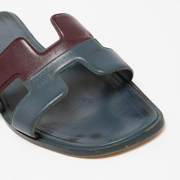 Pre Owned Hermes Two Tone Leather Oran Flat Slides Size 40.5