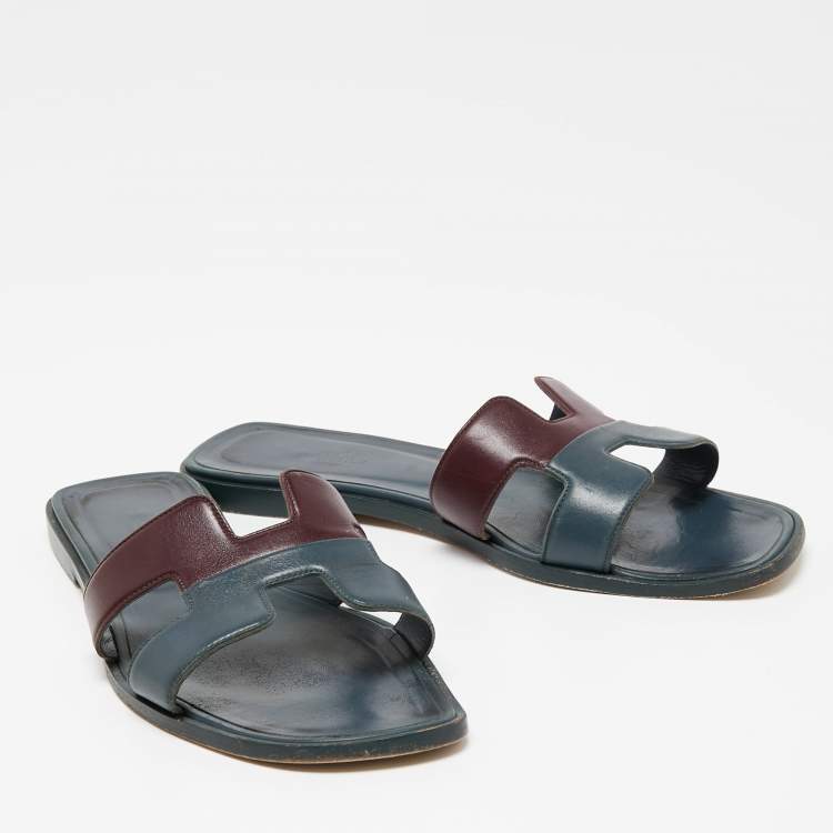 Pre Owned Hermes Two Tone Leather Oran Flat Slides Size 40.5