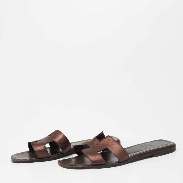 Pre Owned Hermes Metallic Dark Brown Leather Oran Flat Slides Size 37