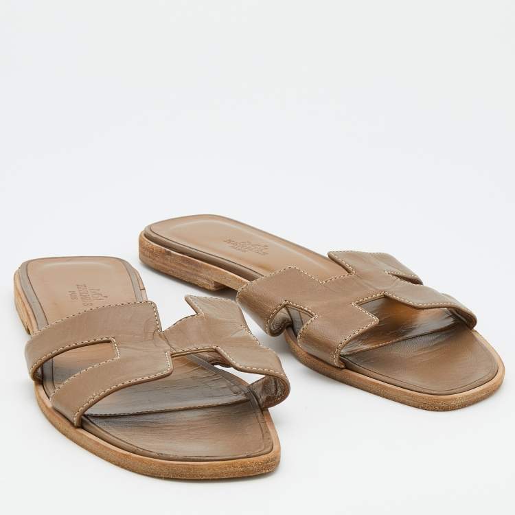 Pre Owned Hermes Brown Leather Oran Flat Slides Size 37