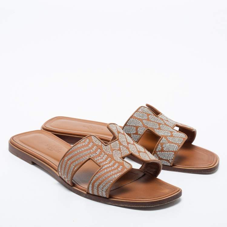 Pre Owned Hermes Tan Embroidered Leather Oran Flat Slides Size 39    