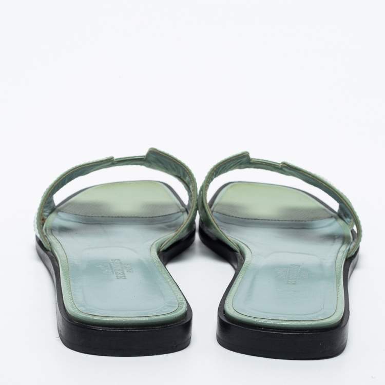 Pre Owned Hermes Green Patent Leather Oran Flat Slides Size 36