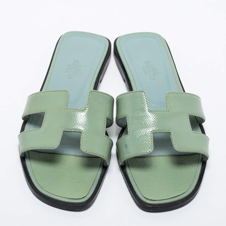 Pre Owned Hermes Green Patent Leather Oran Flat Slides Size 36