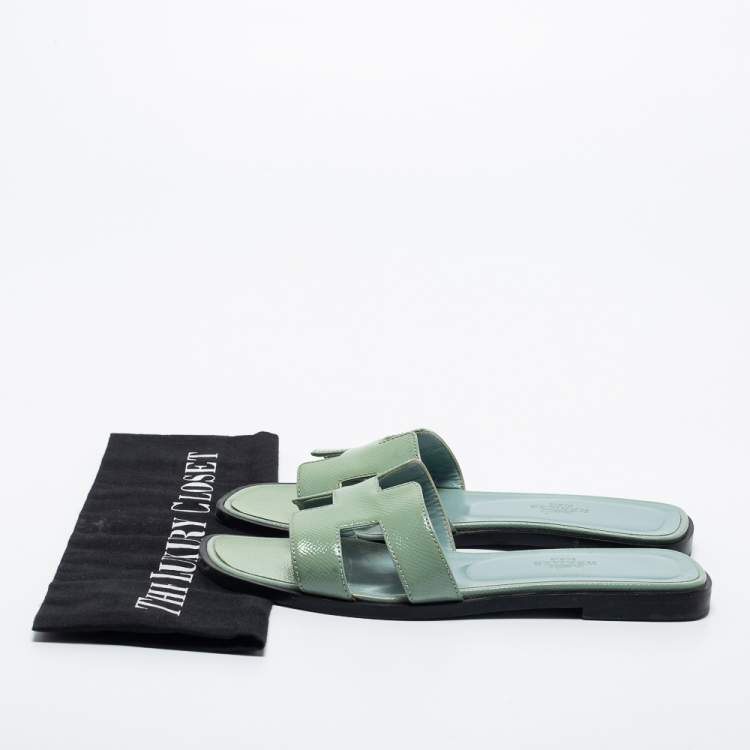 Pre Owned Hermes Green Patent Leather Oran Flat Slides Size 36