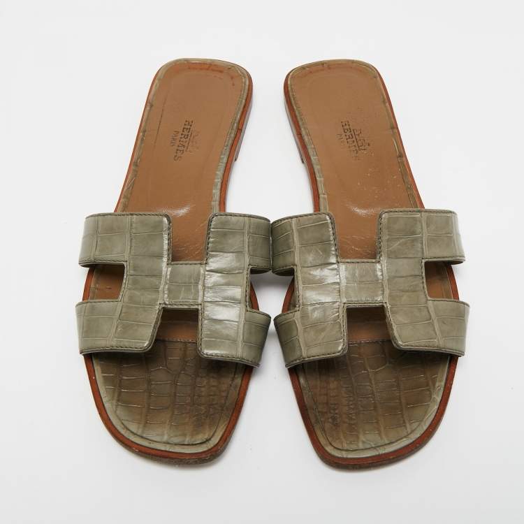 Pre Owned Hermes Green Alligator Leather Oran Flat Slides Size 38.5