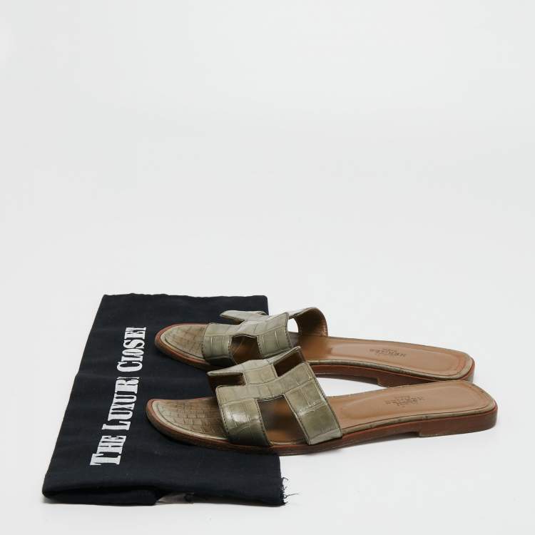 Pre Owned Hermes Green Alligator Leather Oran Flat Slides Size 38.5