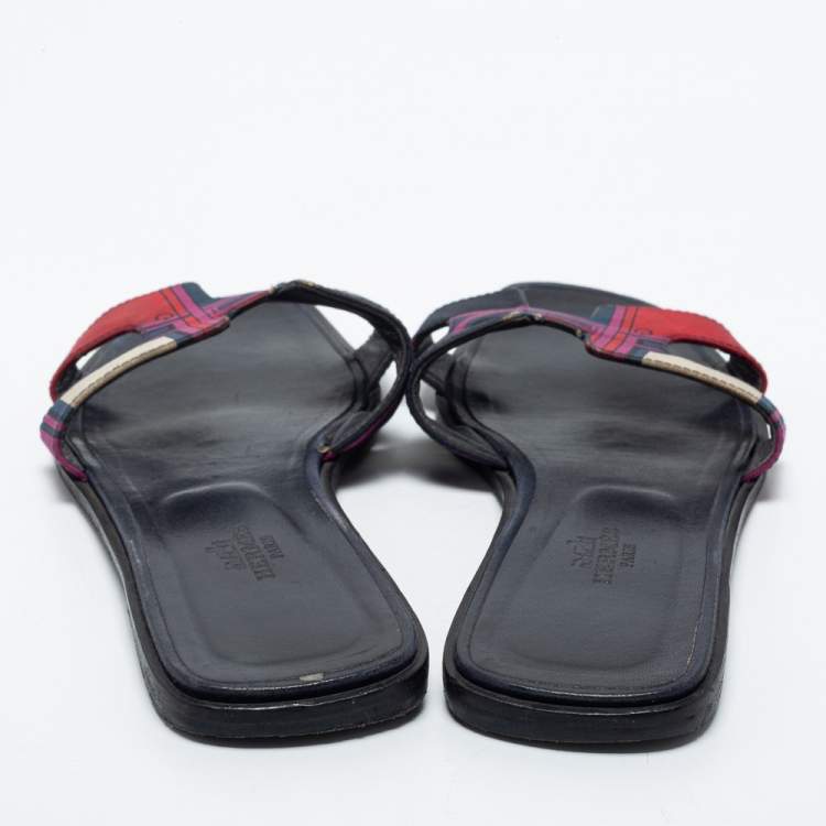 Pre Owned Hermes Multicolor Printed Canvas Oran Flat Slides Size 39.5