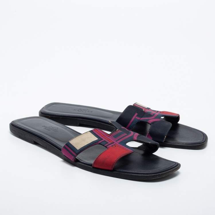 Pre Owned Hermes Multicolor Printed Canvas Oran Flat Slides Size 39.5