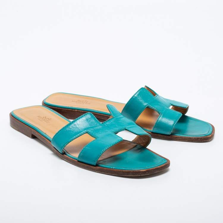 Pre Owned Hermes Turquoise Leather Oran Flat Slides Size 40