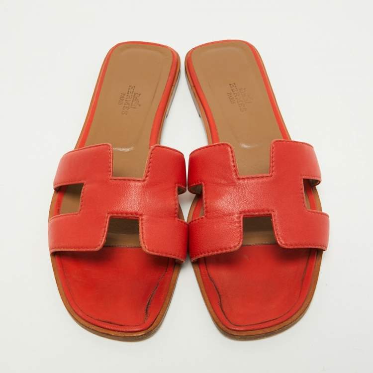 Pre Owned Hermes Red Leather Oran Flat Slides Size 37.5