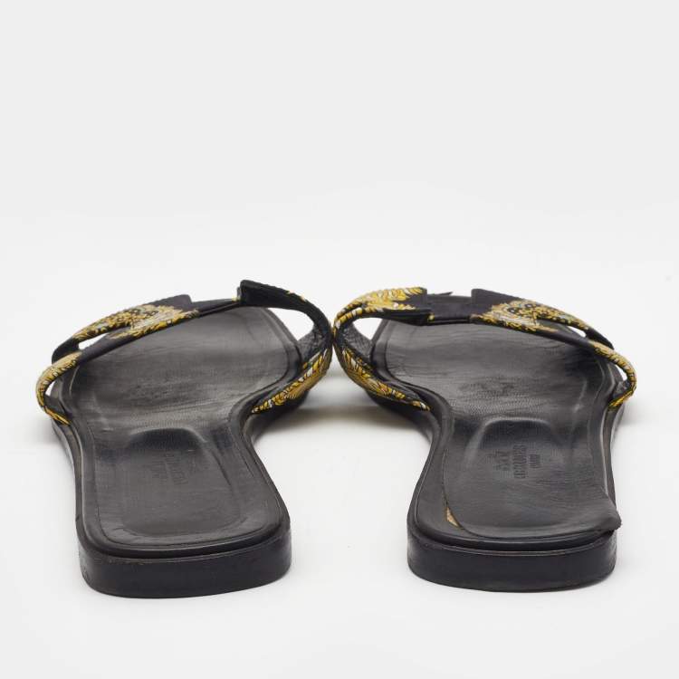 Pre Owned Hermes Black/Yellow Sous L'Egide de Mars Printed Canvas Oran Flat Slides Size 41
