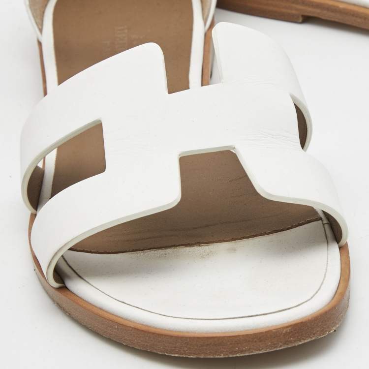 Pre Owned  Hermès  White Leather Santorini Flat Sandals Size 37