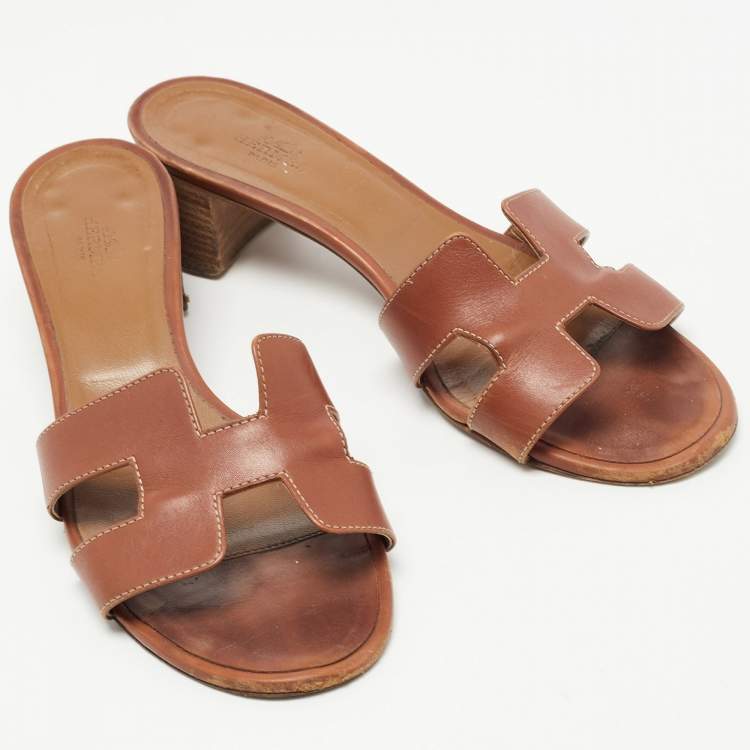 مملوكة مسبقًا Hermes Brown Leather Oasis Slide Sandals Size 38