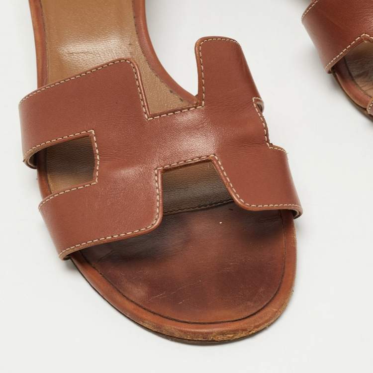 مملوكة مسبقًا Hermes Brown Leather Oasis Slide Sandals Size 38
