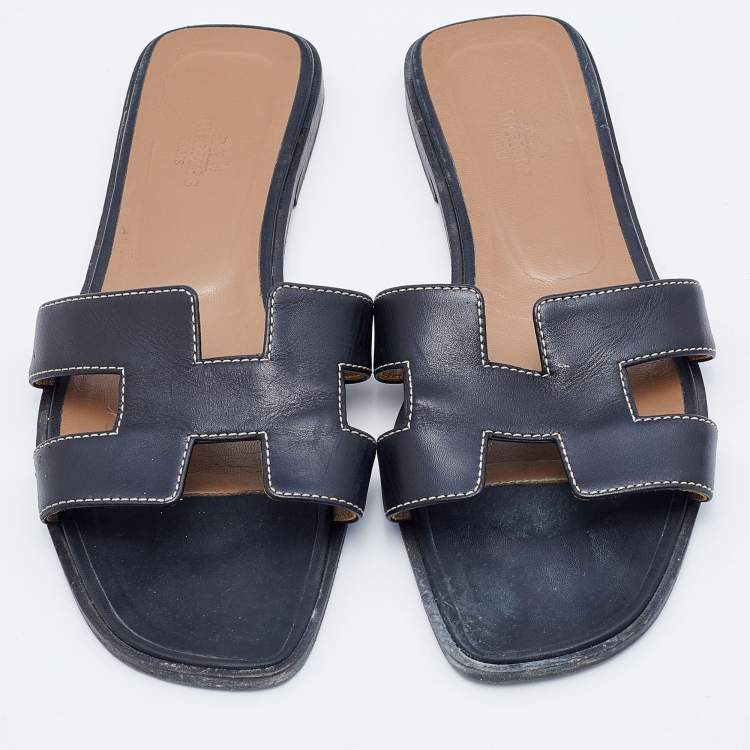 Pre Owned Hermes Black Leather Oran Sandals Size 37.5