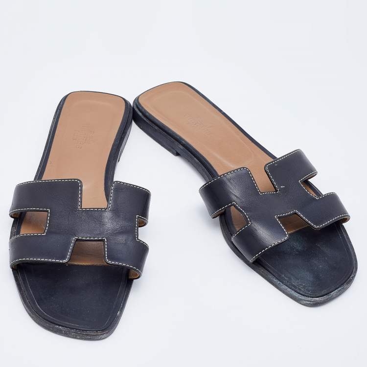 Pre Owned Hermes Black Leather Oran Sandals Size 37.5