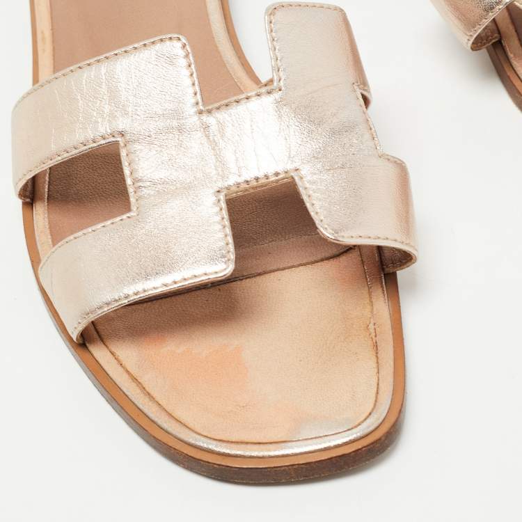 Pre Owned Hermes Metallic Gold Leather Oran Sandals Size 39