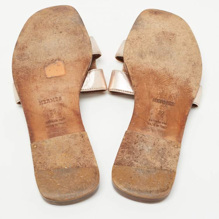 Pre Owned Hermes Metallic Gold Leather Oran Sandals Size 39