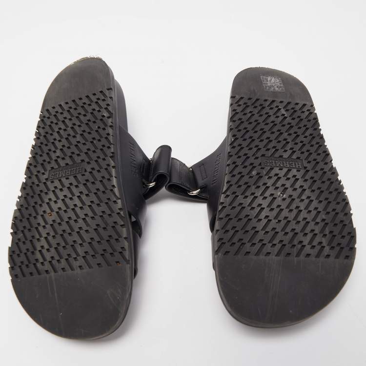 Pre Owned Hermès  Black Leather Chypre Sandals Size 39