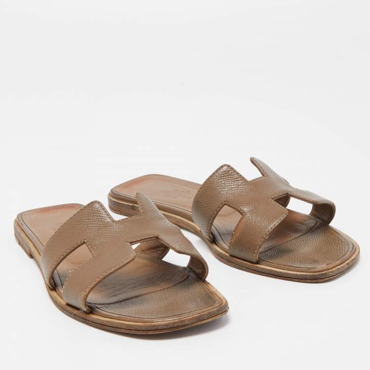 Pre Owned Hermes Olive Green Leather Oran Slide Flats Size 36