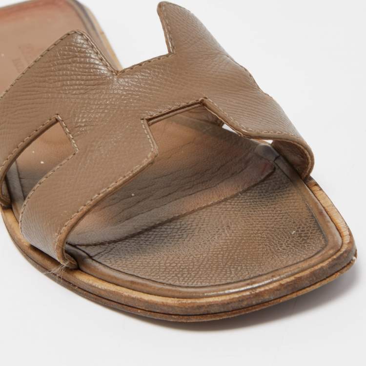 Pre Owned Hermes Olive Green Leather Oran Slide Flats Size 36