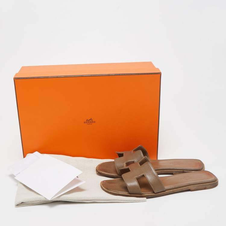 Pre Owned Hermes Olive Green Leather Oran Slide Flats Size 36