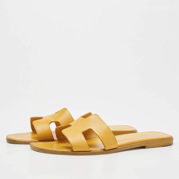 Pre Owned Hermes Yellow Leather Oran Flat Slides Size 39.5