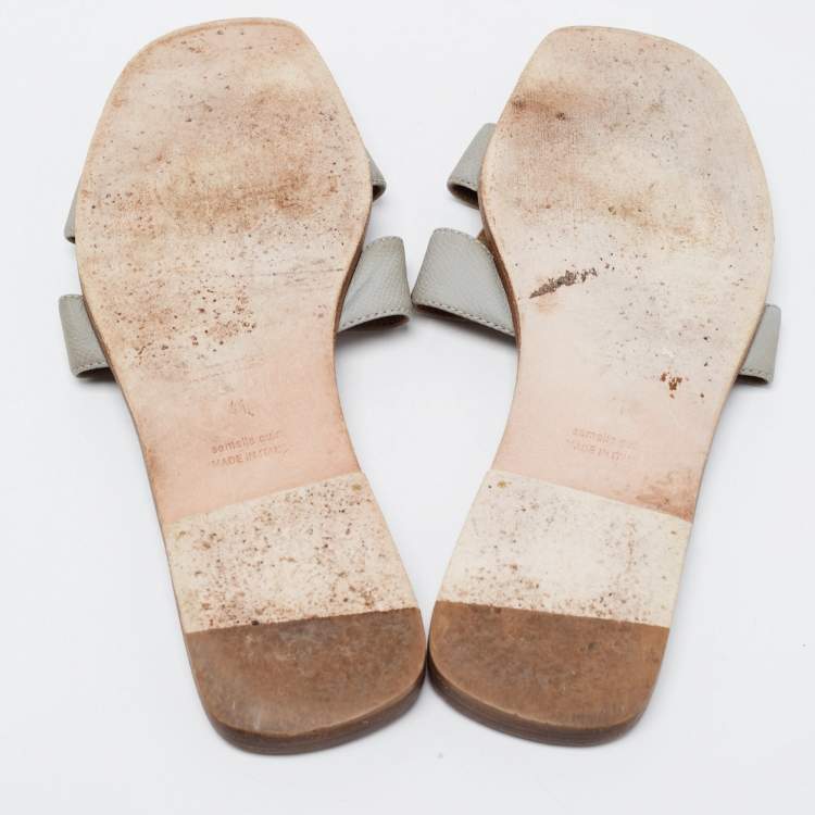 Pre Owned Hermes Grey Textured Leather Oran Flat Slides Size 41