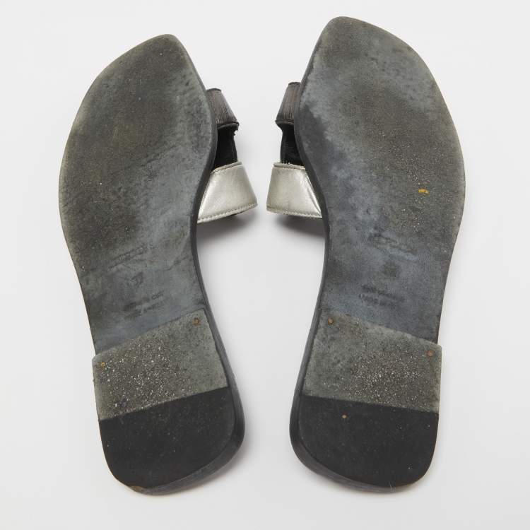 Pre Owned Hermes Metallic Silver Leather Oran Slide Flats Size 37