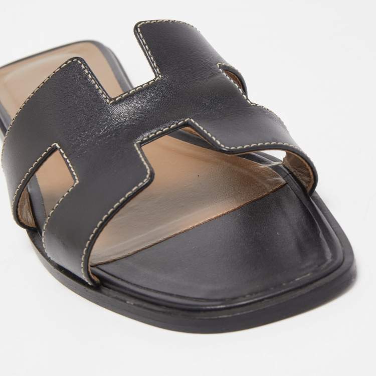 Pre Owned Hermes Black Leather Oran Flat Slides Size 37.5