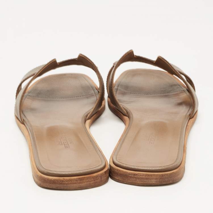 Pre Owned Hermes Brown Leather Oran Flat Slides Size 40