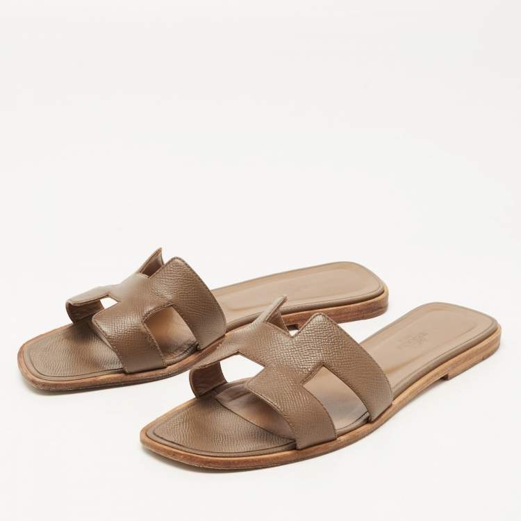 Pre Owned Hermes Brown Leather Oran Flat Slides Size 40