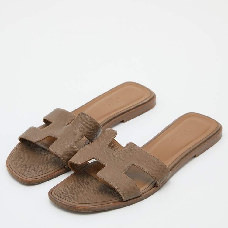Pre Owned Hermes Brown Leather Oran Flat Slides Size 38