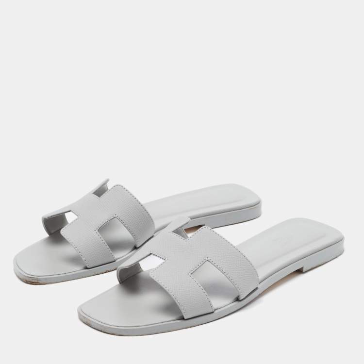 Pre Owned Hermes Grey Leather Oran Flat Slides Size 38.5