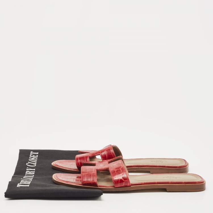 Pre Owned Hermes Dark Red Croc Embossed Leather Oran Flat Slides Size 39