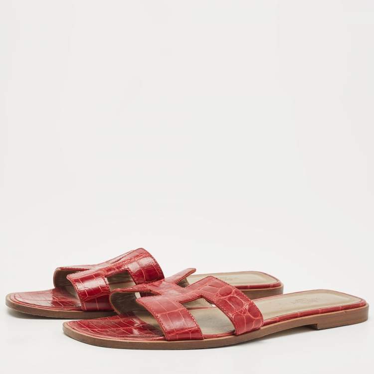 Pre Owned Hermes Dark Red Croc Embossed Leather Oran Flat Slides Size 39