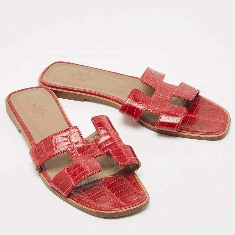 Pre Owned Hermes Dark Red Croc Embossed Leather Oran Flat Slides Size 39