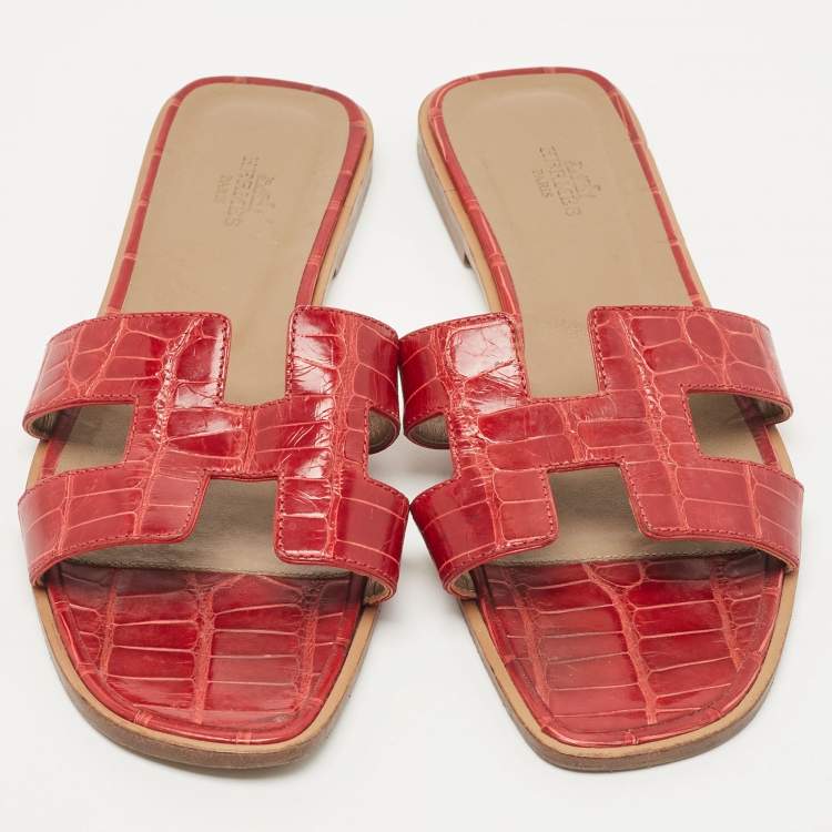 Pre Owned Hermes Dark Red Croc Embossed Leather Oran Flat Slides Size 39