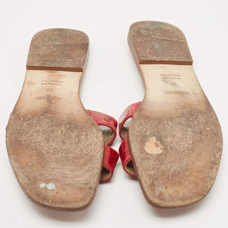 Pre Owned Hermes Dark Red Croc Embossed Leather Oran Flat Slides Size 39