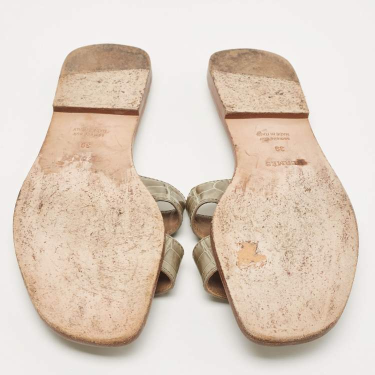 Pre Owned Hermes Green Crocodile Leather Oran Flat Slides Size 39