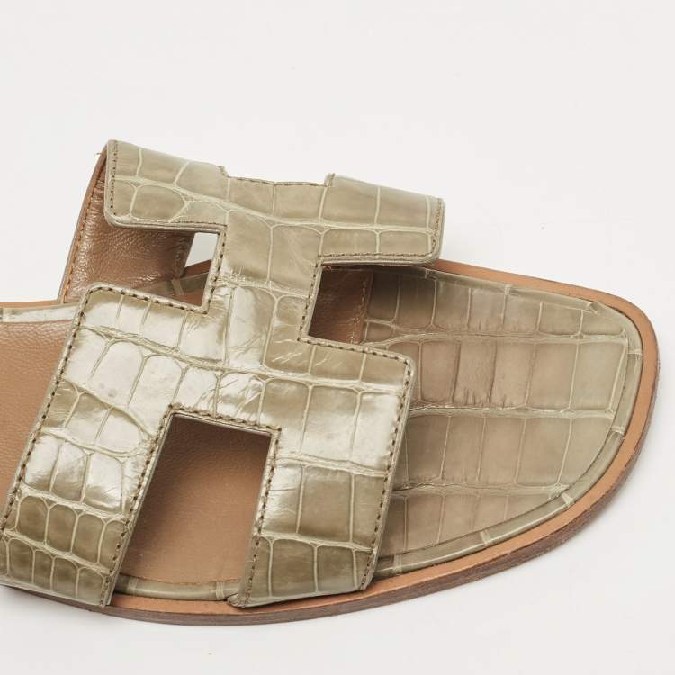 Pre Owned Hermes Green Crocodile Leather Oran Flat Slides Size 39