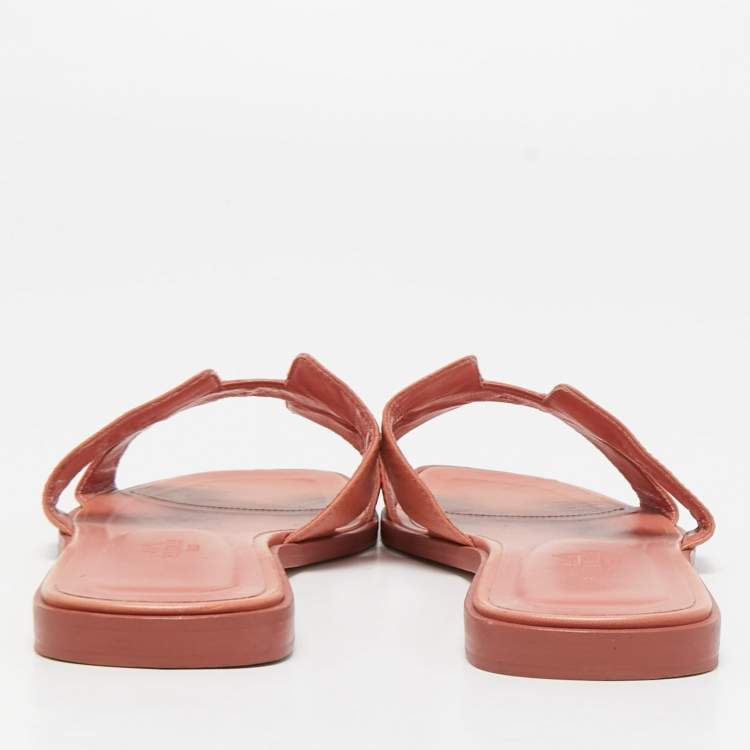 Pre Owned Hermes Coral Leather Oran Flat Sandals Size 40