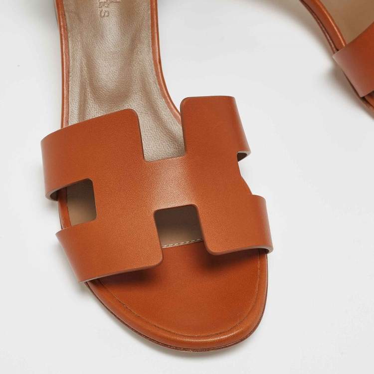 مملوكة مسبقًا Hemers Brown Leather Encens Ankle Strap Sandals Size 38