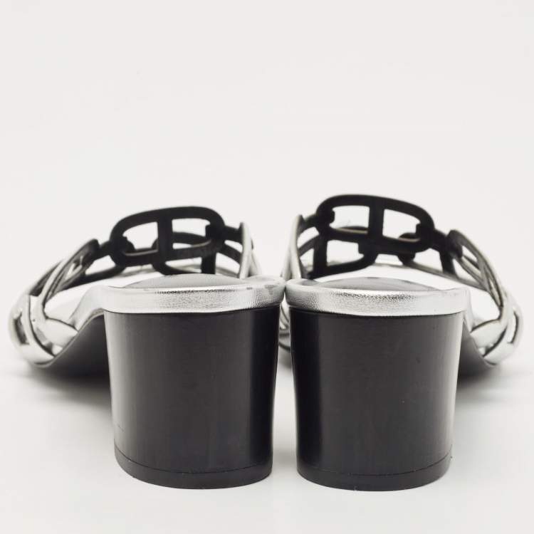 Pre Owned Hermès Silver Leather Tandem Slide Sandals Size 38