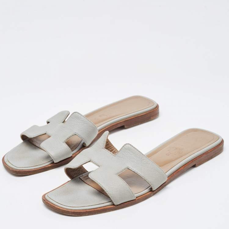 Pre Owned Hermes Grey Leather Oran Flat Slides Size 37.5