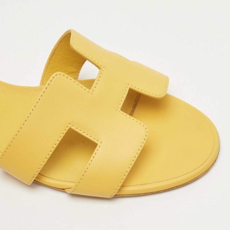 Pre Owned Hermes Yellow Leather Oasis Slide Sandals Size 37