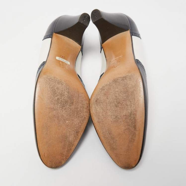 Pre Owned Hermes Blue/White Brogue Leather Round Toe Pumps Size 40