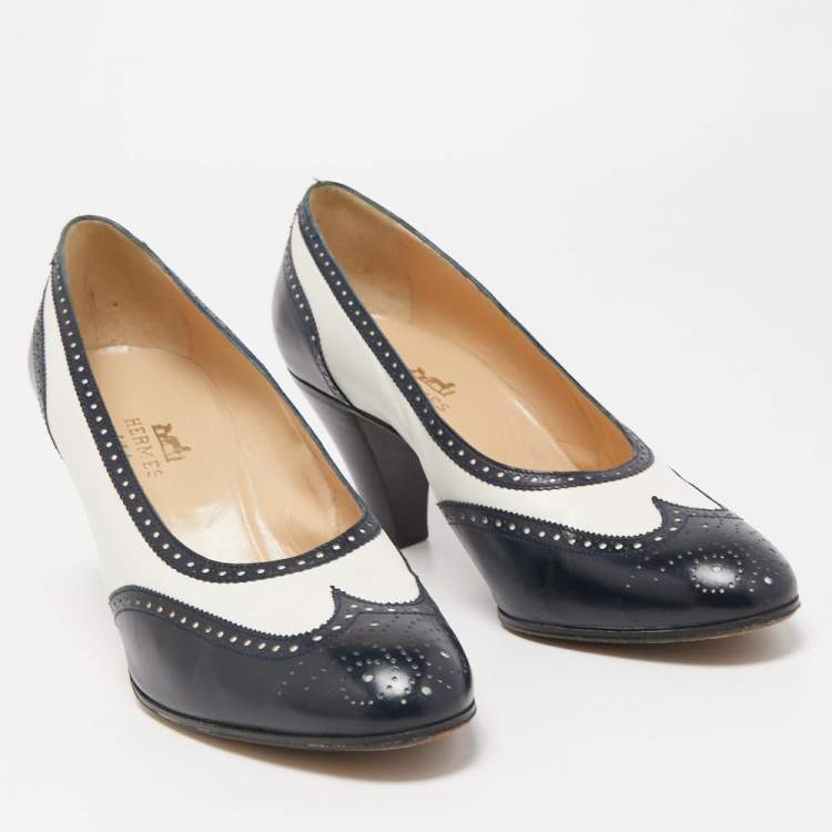 Pre Owned Hermes Blue/White Brogue Leather Round Toe Pumps Size 40