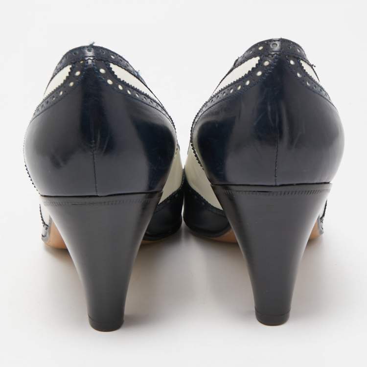 Pre Owned Hermes Blue/White Brogue Leather Round Toe Pumps Size 40